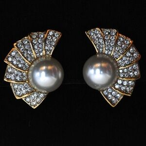 Vintage Butler Resin Pearl & Pave Crystal Glamorous Ear Clips sparkling high end